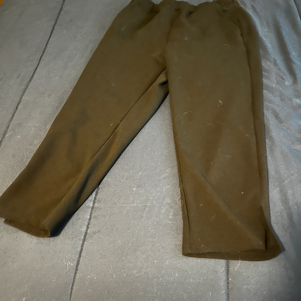 Woman’s Capri Black Pants